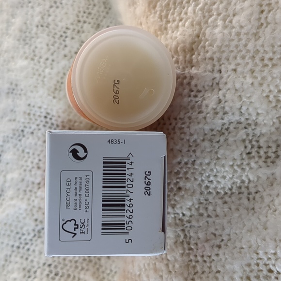 REN Glow Daily Vitamin C Gel Cream, 50ml/1.7fl oz - Picture 3 of 8